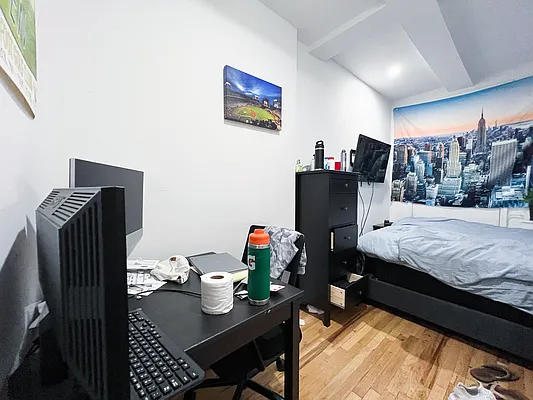 Rented by Compass | media 45