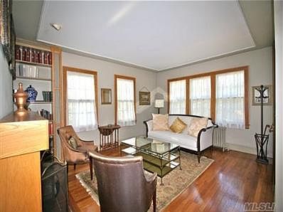 3rd image of 50 Bayles Ave
