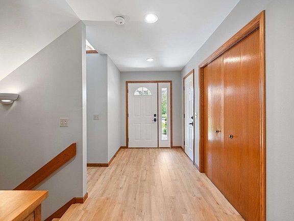 4th image of 4880 Kirkwood Dr