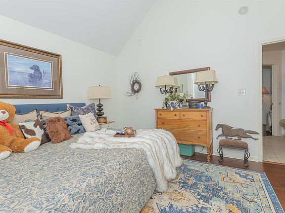 3rd image of 2904 Laura Lynn Ln