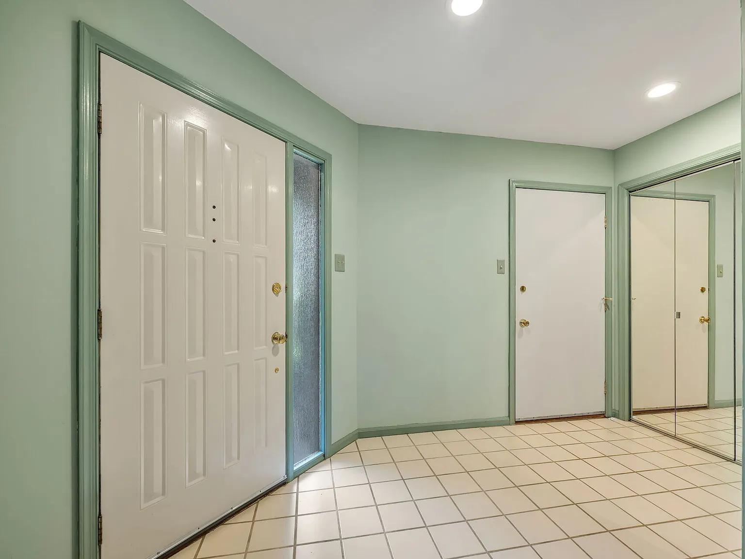2 bed, 2.5 bath, 1720 sqft, $3,700 — Photo 4
