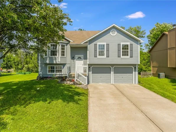 10715 N Booth Ave, Kansas City, MO 64157