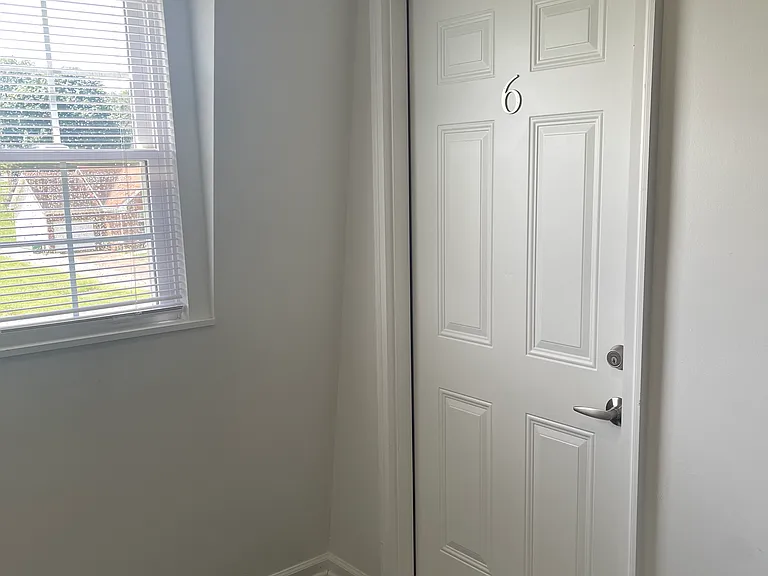 1020 E Main St #6 — Photo 17