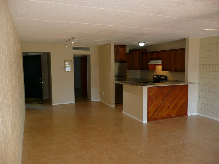 2424 W Tampa Bay Blvd #B106 — Photo 9