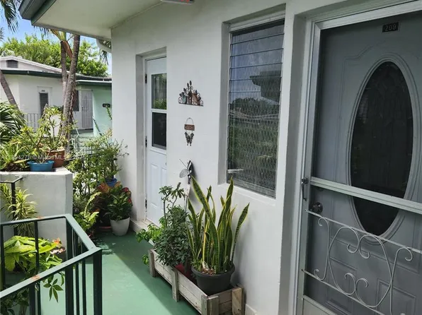 18710 NE 18th Ave APT 209, Miami, FL 33179