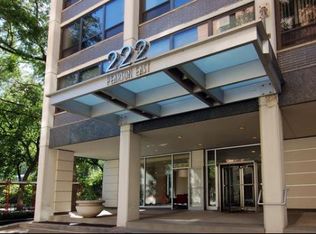 222 E Pearson St APT 803, Chicago, IL 60611