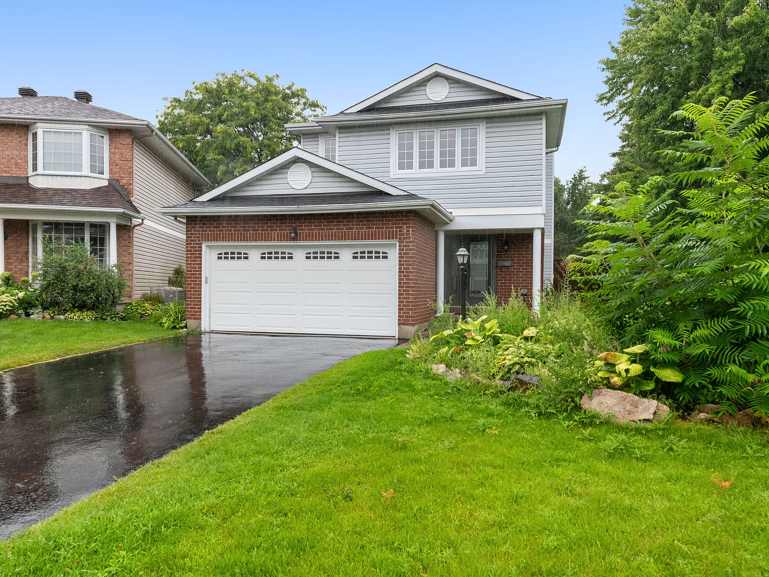 41 Hawley Crescent — Photo 2