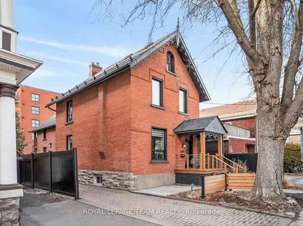 349 Frank St, Ottawa, ON K2P 0X9