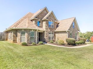 402 Charlotte Dr, Bonaire, GA 31005