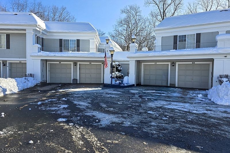 1st image of 105 Riveredge Dr