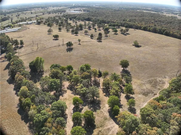 19072 Floyd Moore Rd, Gentry, AR 72734