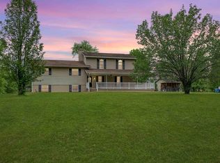 3053 Vermont Rd, Carterville, IL 62918