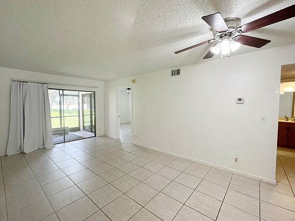 3rd image of 3000 Norwood Pl APT N102