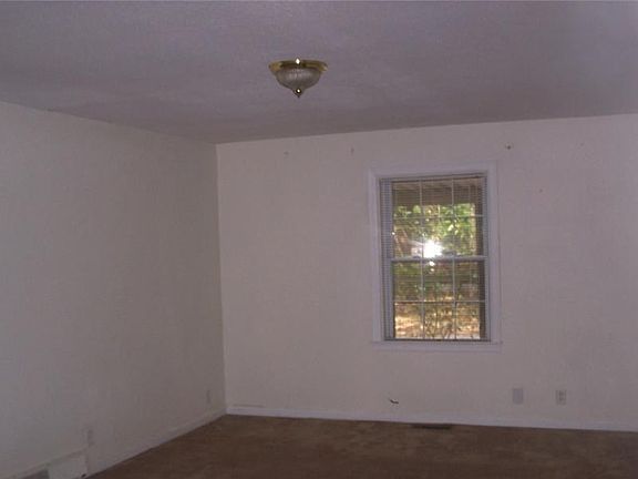 2nd image of 3881 N Pasadena St