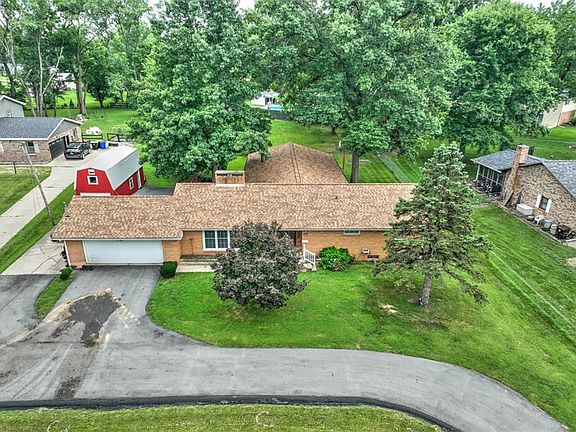 2nd image of 3089 Greenlake Dr