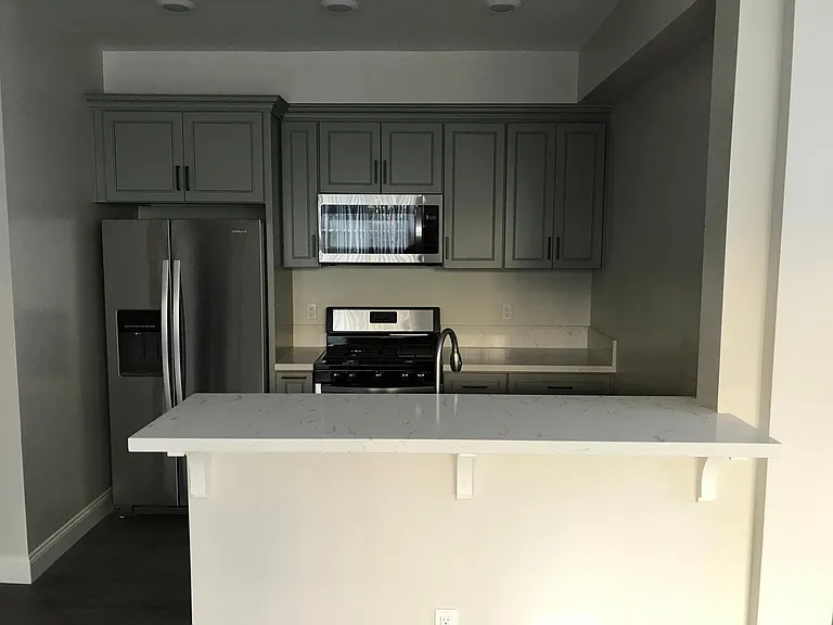 5302 Cleon Ave #104 — Photo 31