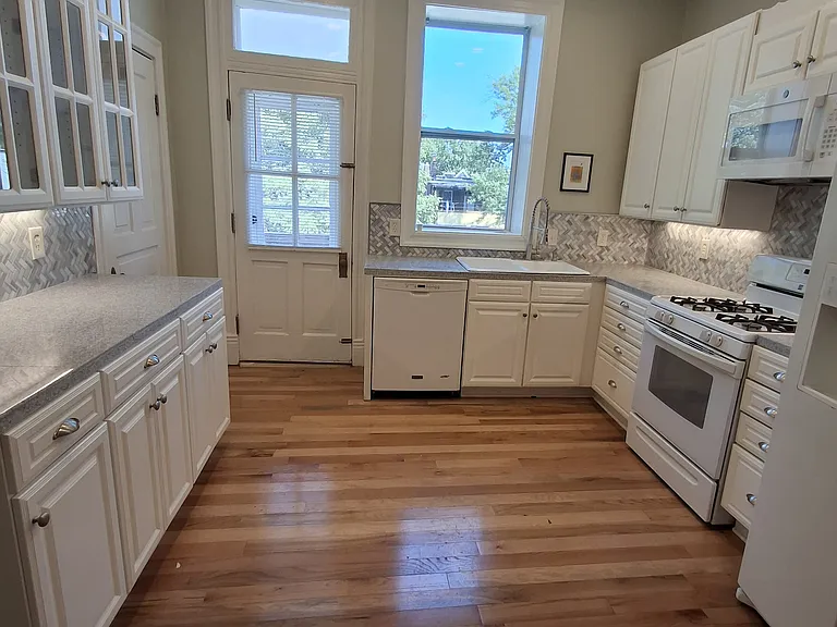 3144 S Compton Ave #2F — Photo 7