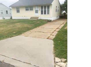 412 Midlothian Rd, Saint Louis, MO 63137