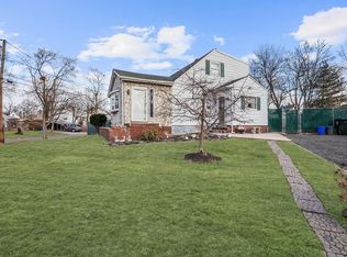 1 Cabot Pl, Iselin, NJ 08830