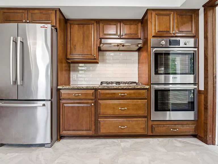 2056 Laurel Hill Dr — Photo 15