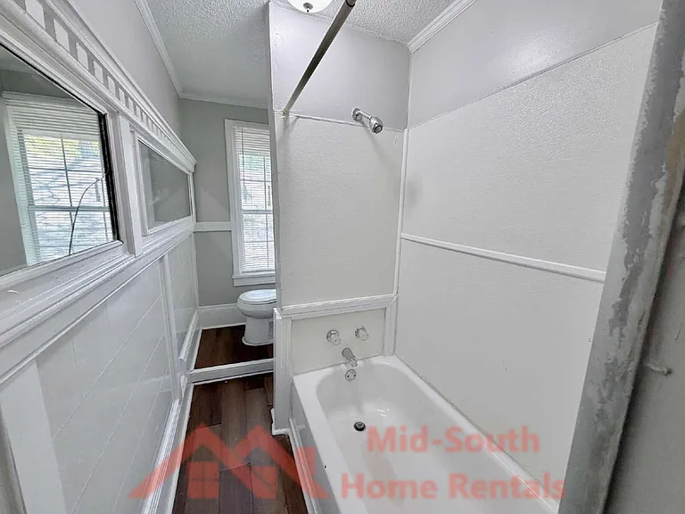 1561 Foster Ave — Photo 21