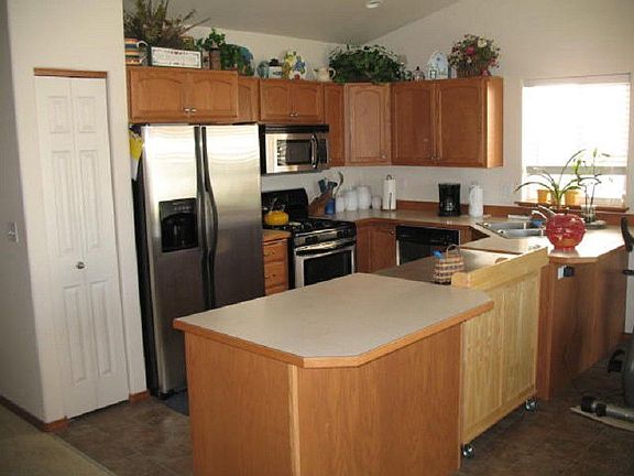 3rd image of 2590 N Ivy Ln