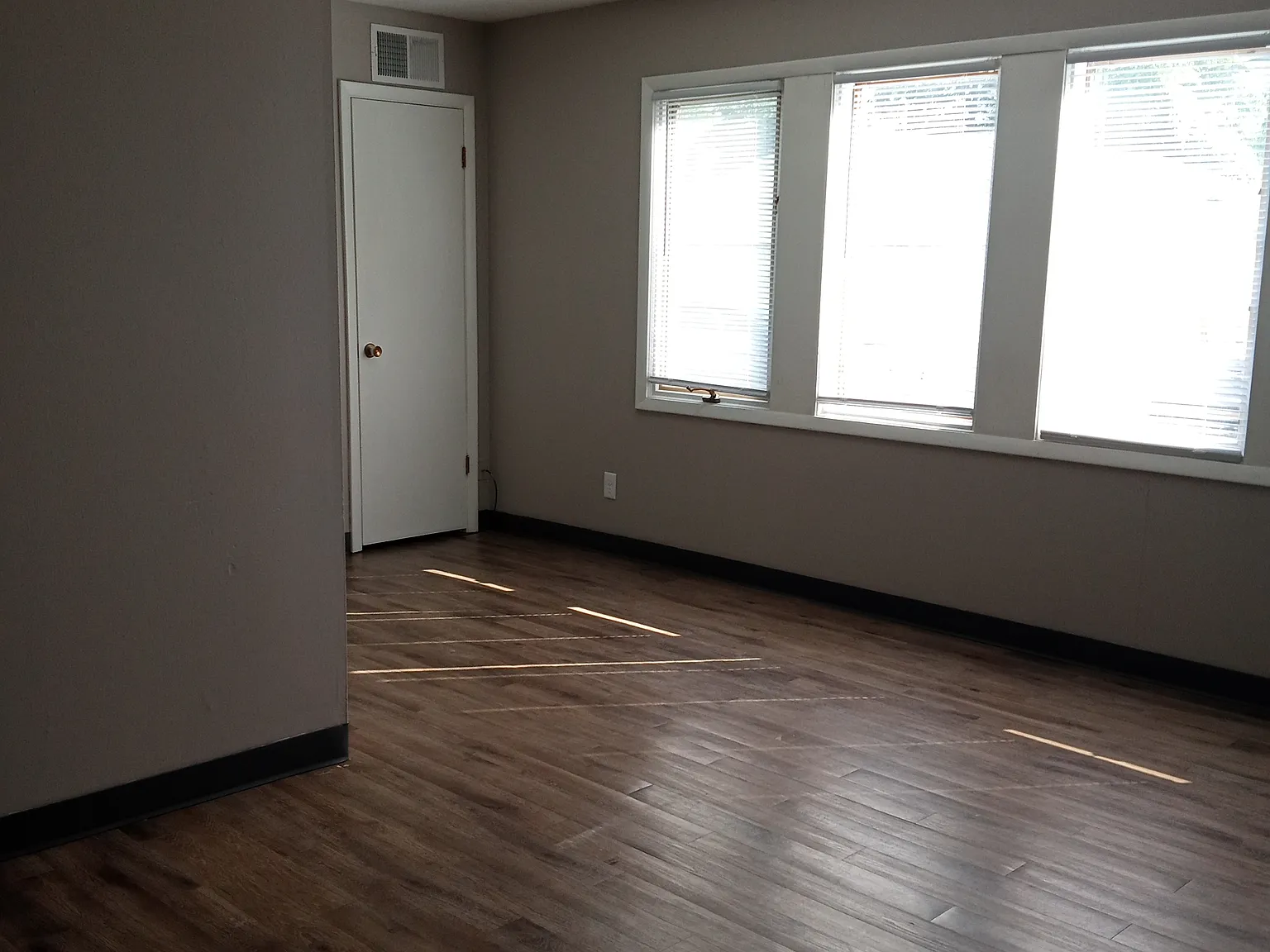 1 bed, 550 sqft, $745 — Photo 2