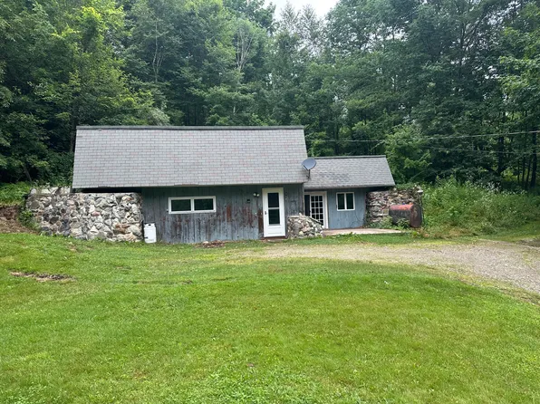 118 Corson LN, Farmington, ME 04938