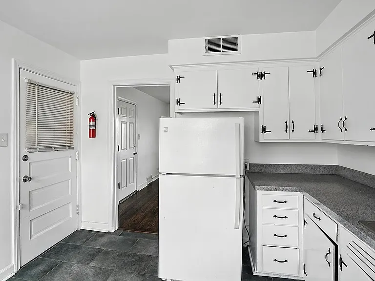 3608 Jackson St #1 — Photo 3