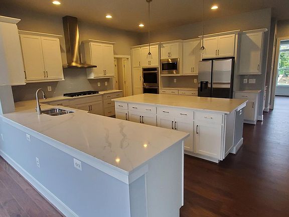3rd image of 8730 Lukens Ln