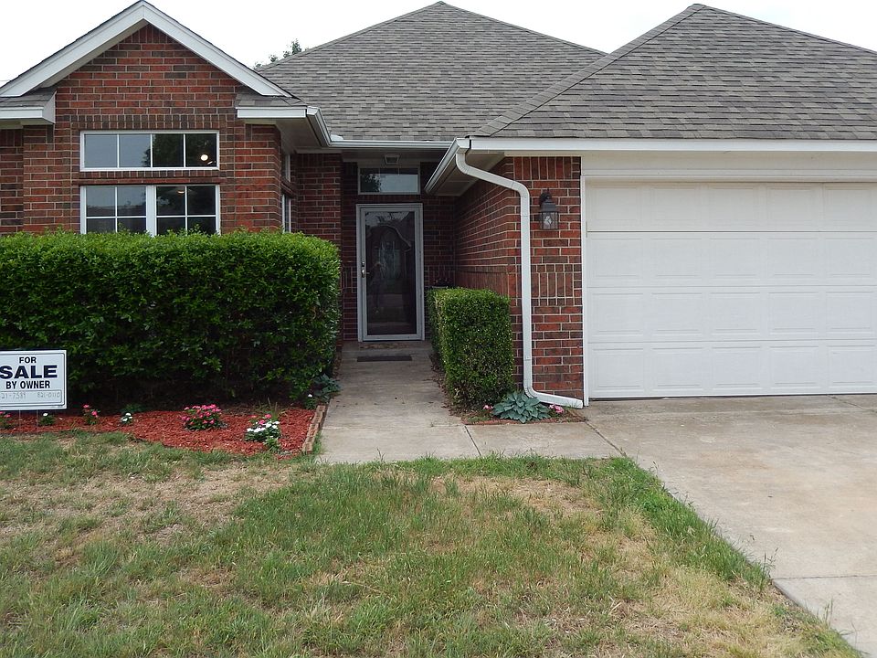 1st image of 1204 Newbury Dr