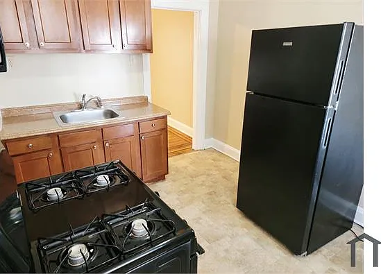 2826 Mayfield Ave — Photo 7