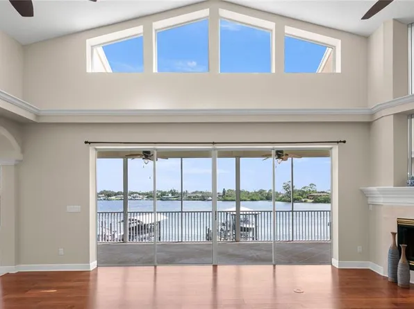 636 Bayshore Dr, Tarpon Springs, FL 34689