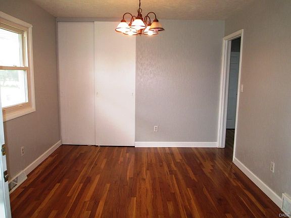 4th image of 5368 Robinwood Ave