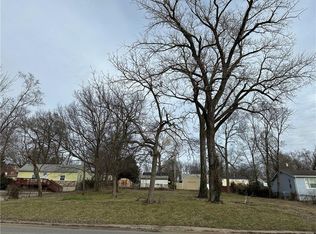 2911 S Sterling Ave, Independence, MO 64052
