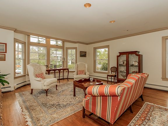 3rd image of 25 Earlwoode Dr