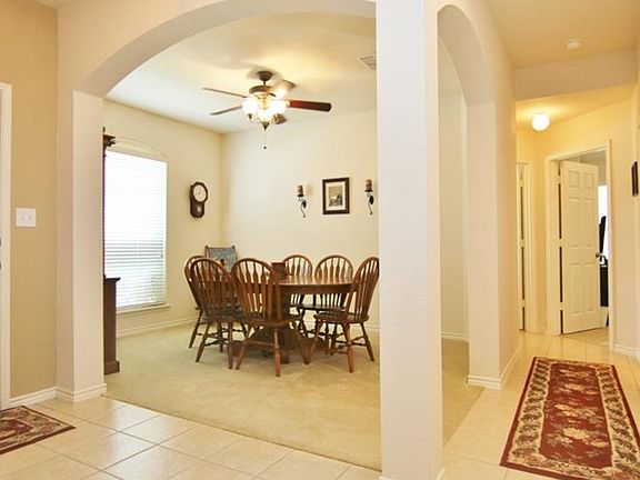 4th image of 1007 Fountain Dr