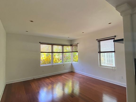 3rd image of 750 Jefferson Ave APT 2