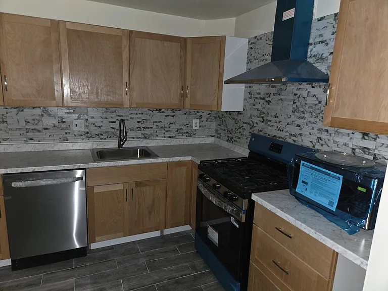 7528 E Roosevelt Blvd #2 — Photo 9
