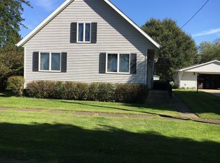 208 S 4th St, Cherry, IL 61312