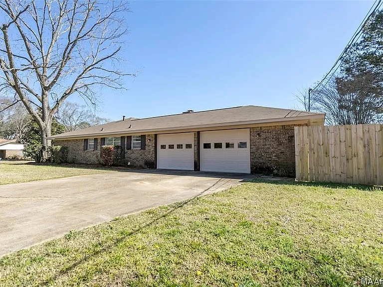 110 Diane Dr — Photo 4