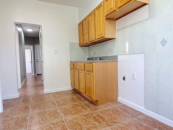 3rd image of 722 E 181st St APT 3