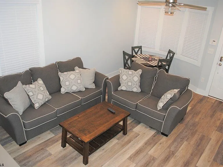 4 S Coolidge Ave #B — Photo 6