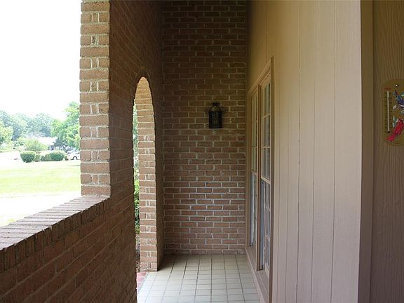 3rd image of 107 Chattahoochee Dr