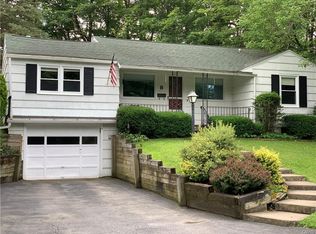 8 Hilltop Ter, New Hartford, NY 13413