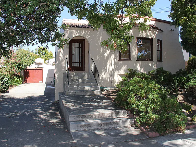 805 San Carlos Ave — Photo 2