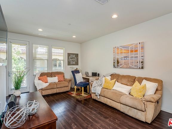 3rd image of 825 E Cassia Ln #E