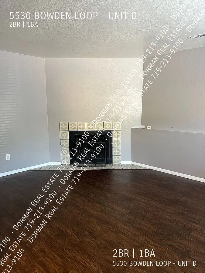 Updated 2 bedroom, 1 bath Close to Powers! — Photo 3