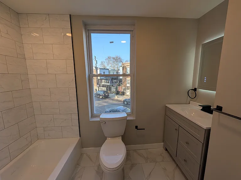 4250 Lancaster Ave #2 — Photo 6