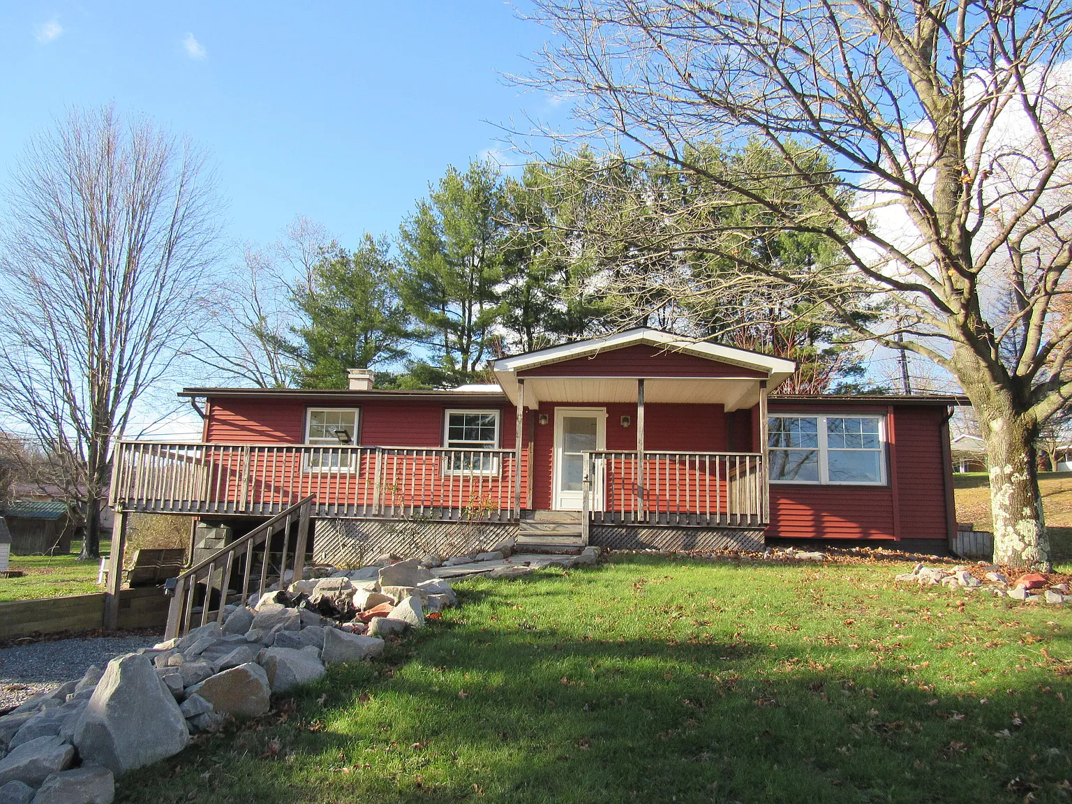 205 Freedom Rd photo 1